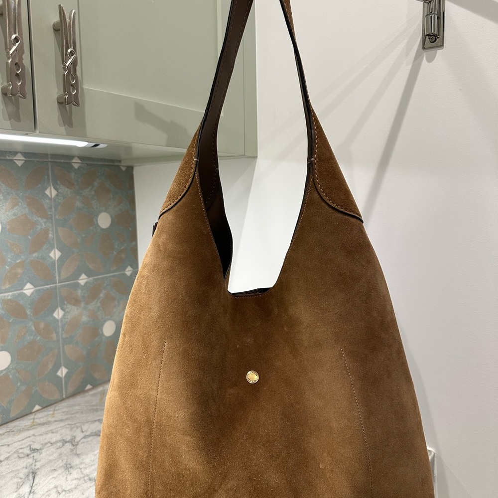 COACH
Brooklyn Extra-Large Suede Shoulder Bag 39 - Picture 5 of 14